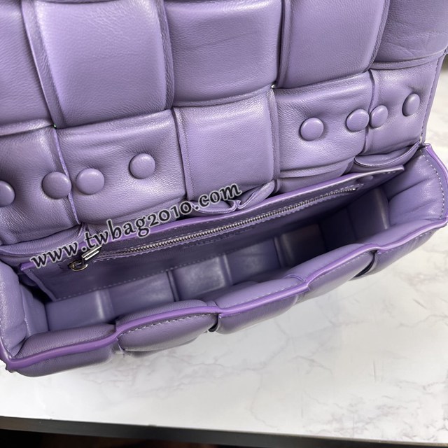 Bottega veneta高端女包 96008薰衣草紫 寶緹嘉新款枕頭鏈條包 BV經典款單肩斜挎手提女包  gxz1234